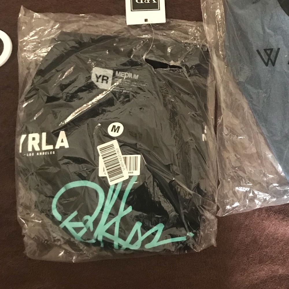 Young & reckless graphic tee
